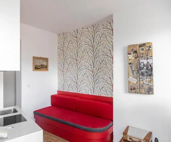 Maisondeschaumes-paris לינה וארוחת בוקר 4*
